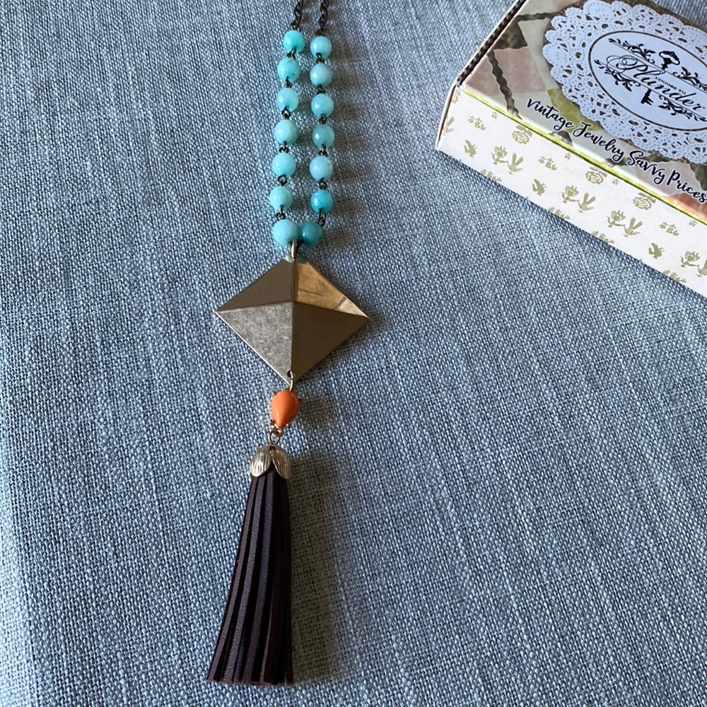Plunder leather tassel beaded necklace